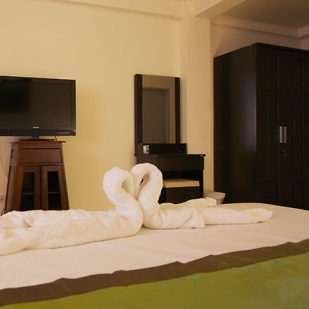 Charn Residence Bang Saen Luaran gambar