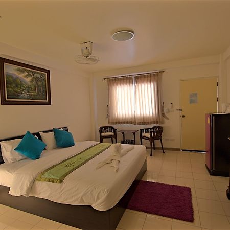 Charn Residence Bang Saen Luaran gambar