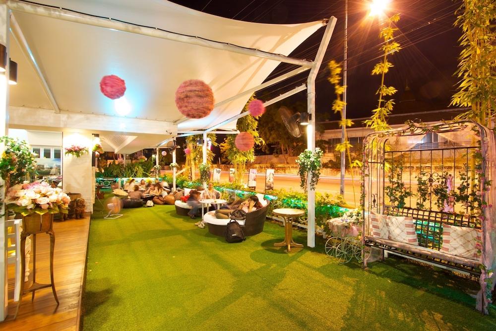 Charn Residence Bang Saen Luaran gambar