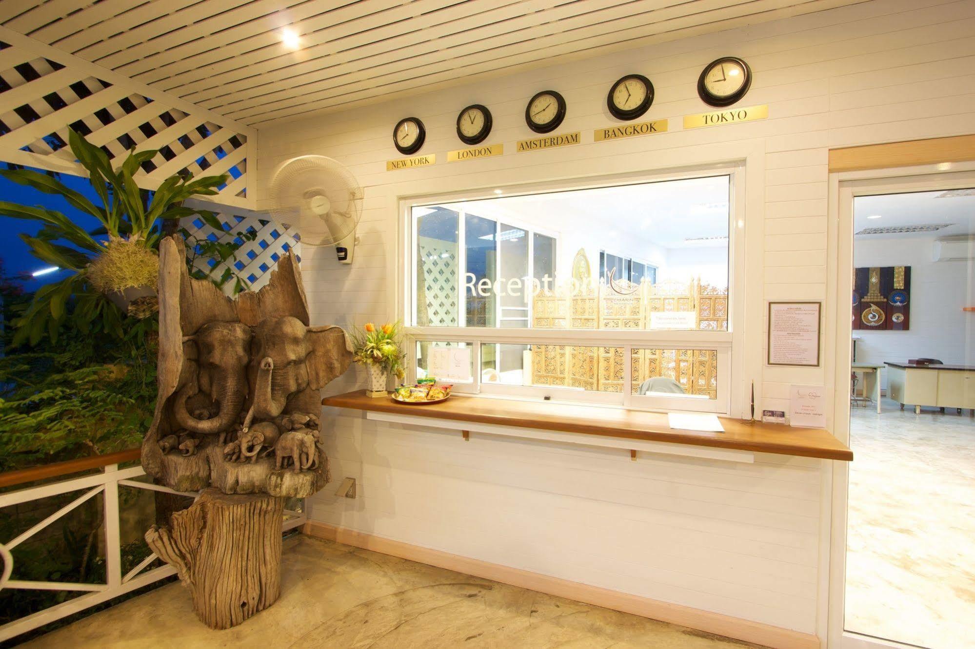 Charn Residence Bang Saen Luaran gambar