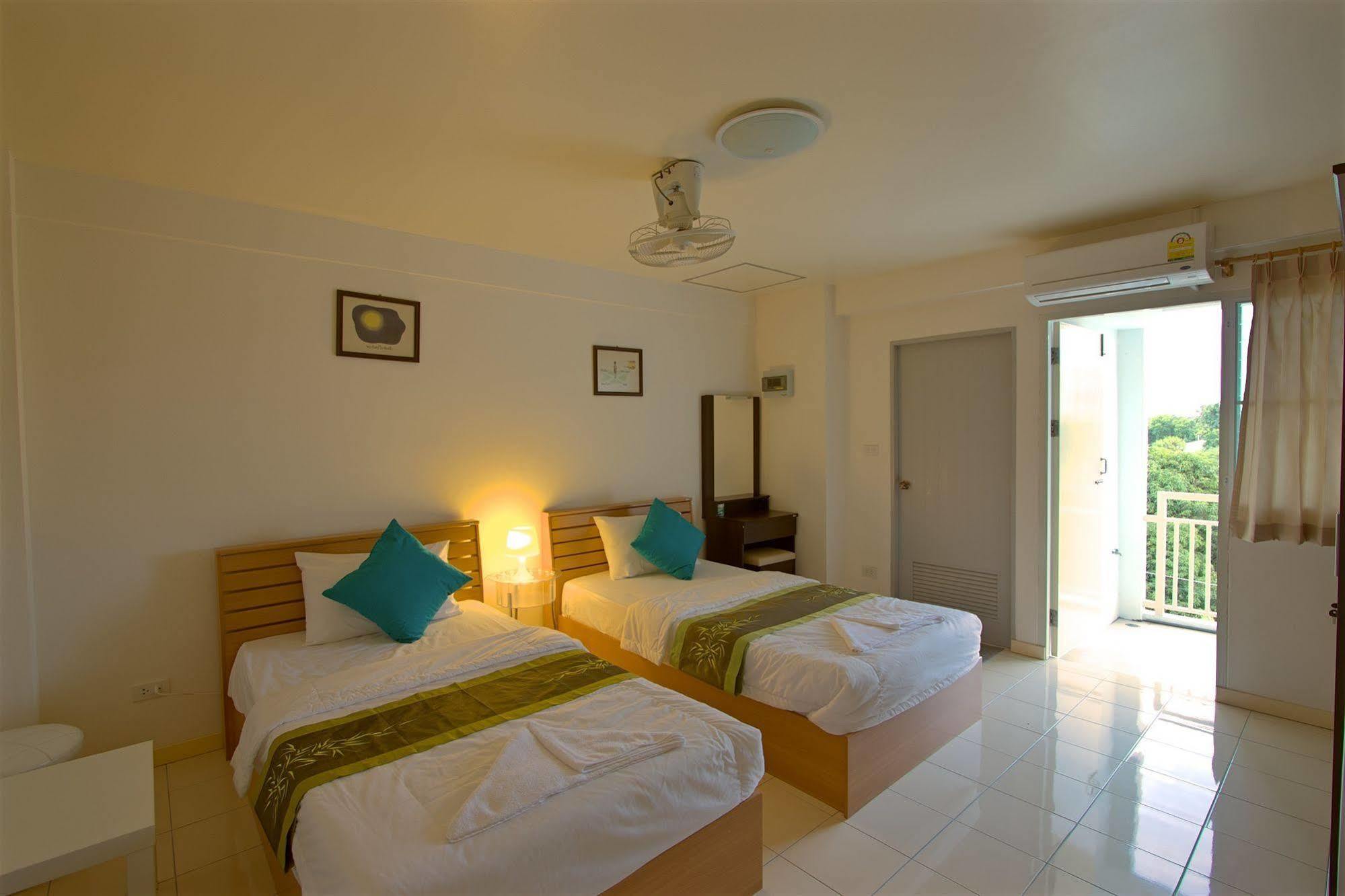 Charn Residence Bang Saen Luaran gambar